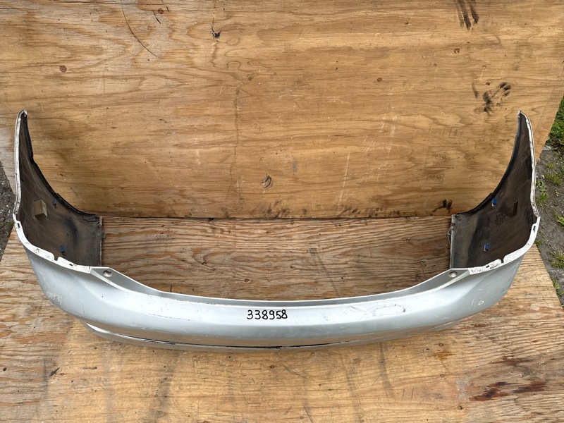 Бампер задний TOYOTA COROLLA 150 06-13