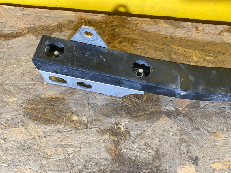 Усилитель переднего бампера LS500 18-