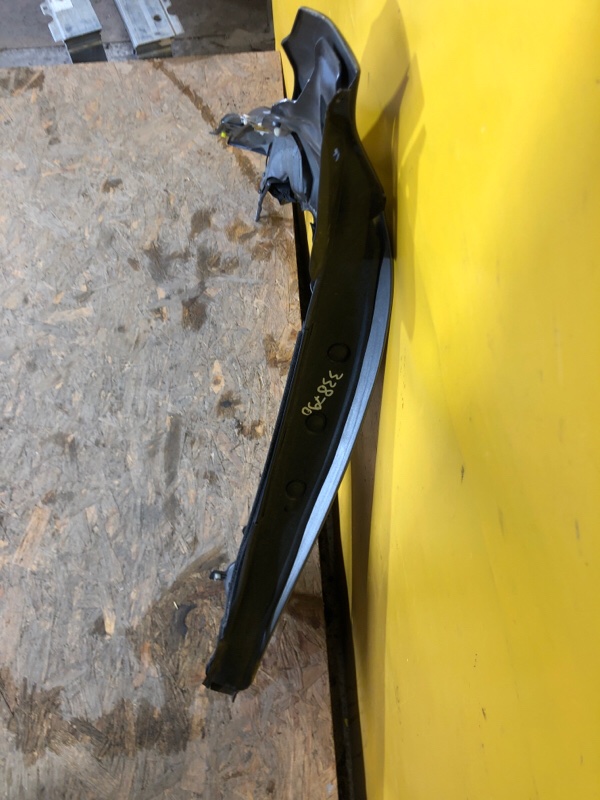 Пыльник крыла передний правый LEXUS LS500 18- 53823-50030 Б/У