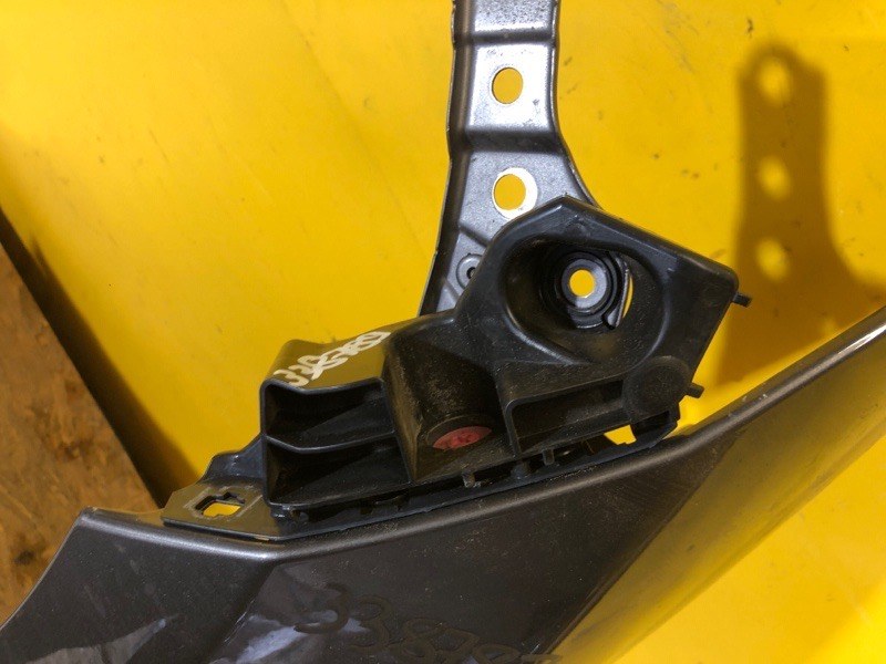 Кронштейн переднего бампера (на крыле) левый LEXUS LS500 18- 52536-50090 Б/У