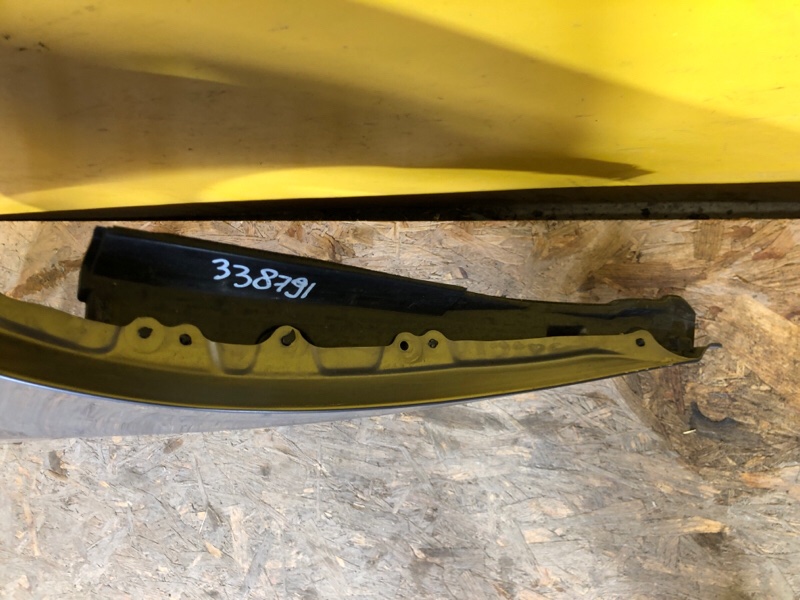 Пыльник крыла передний левый LEXUS LS500 18- 53824-50030 Б/У