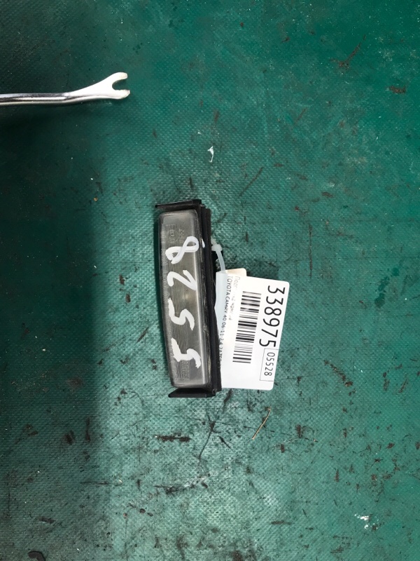 Запчасть подсветка номера TOYOTA CAMRY 40 06-11 2008 2.4 2AZFE 81270-AA020 Б/У Подсветка номера TOYOTA CAMRY 40 06-11 2008 2.4 2AZFE 81270-AA020 Б/У