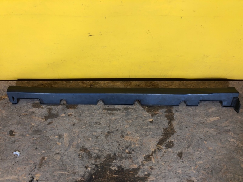 Накладка порога наружная левая HYUNDAI KONA OS 17-23 87751-K4050 Б/У