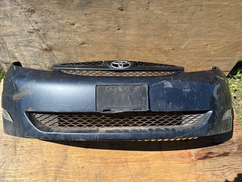 Бампер передний TOYOTA SIENNA 03-10 52119AE906 Б/У