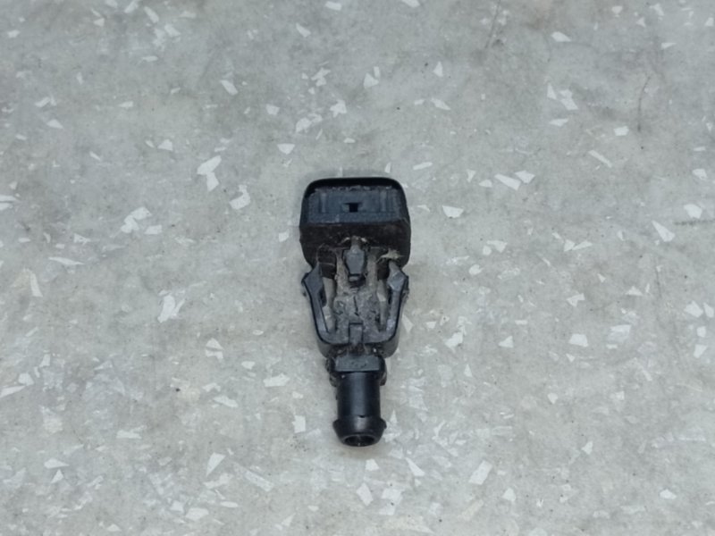 Форсунка омывателя стекла передняя HUMMER H3 05-10 2006 L52 3.5 L 20820073 Б/У