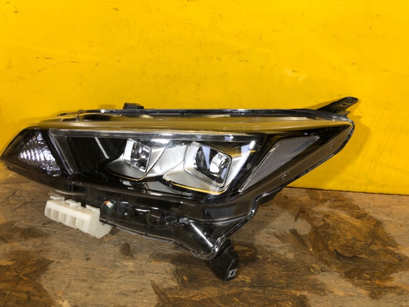 Фара левая NISSAN LEAF 18-