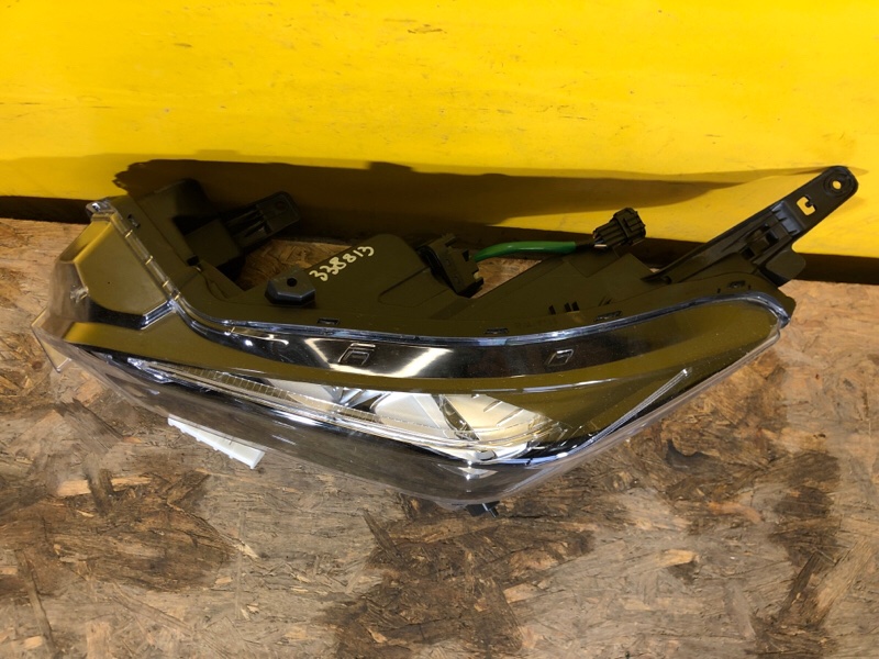 Фара левая LEAF 18-