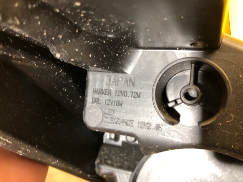 Фара левая LEAF 18-