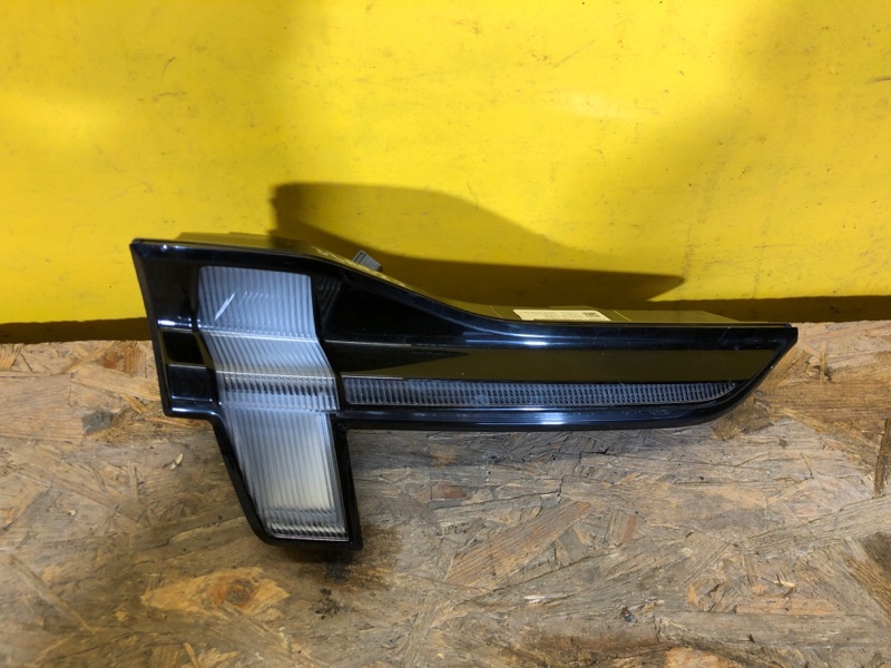 Фонарь внутренний левый FORD MUSTANG MACH-E 19- LJ8Z-13405-E Б/У