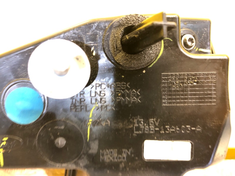 Фонарь внутренний левый MUSTANG MACH-E 19-