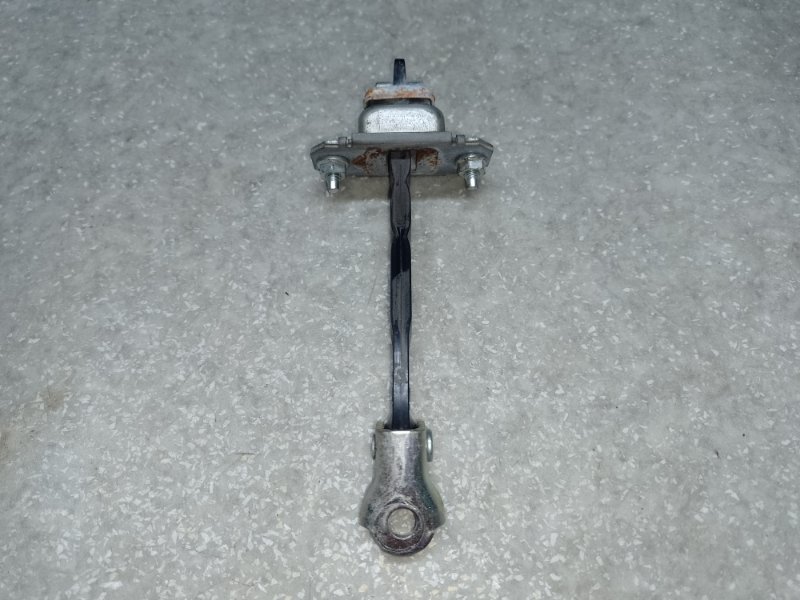 Ограничитель двери задний левый SUBARU FORESTER 12-19 2015 2.5 FB25B 62124FG003 Б/У