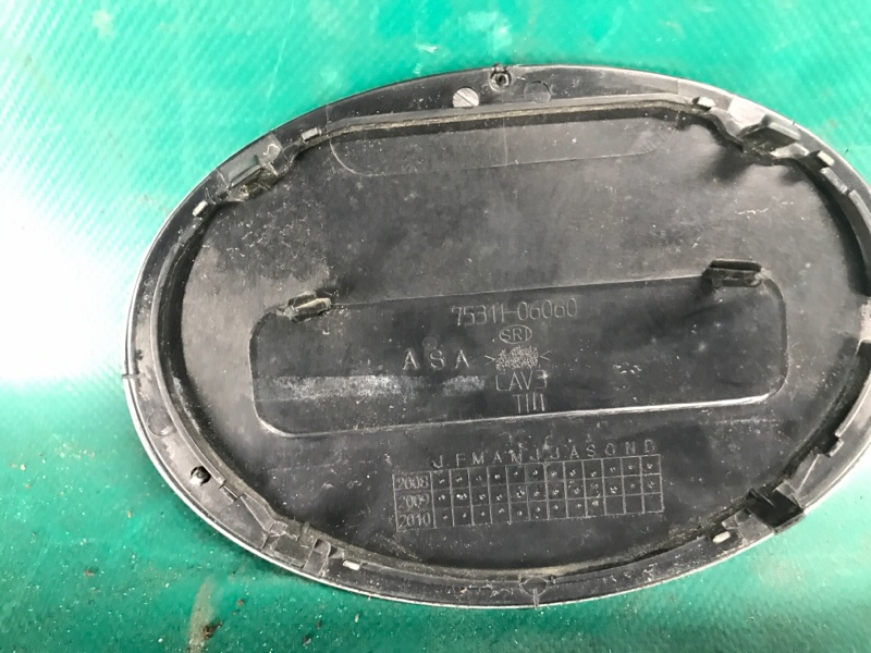 Эмблема передняя CAMRY 40 06-11 2008 2.4 2AZFE