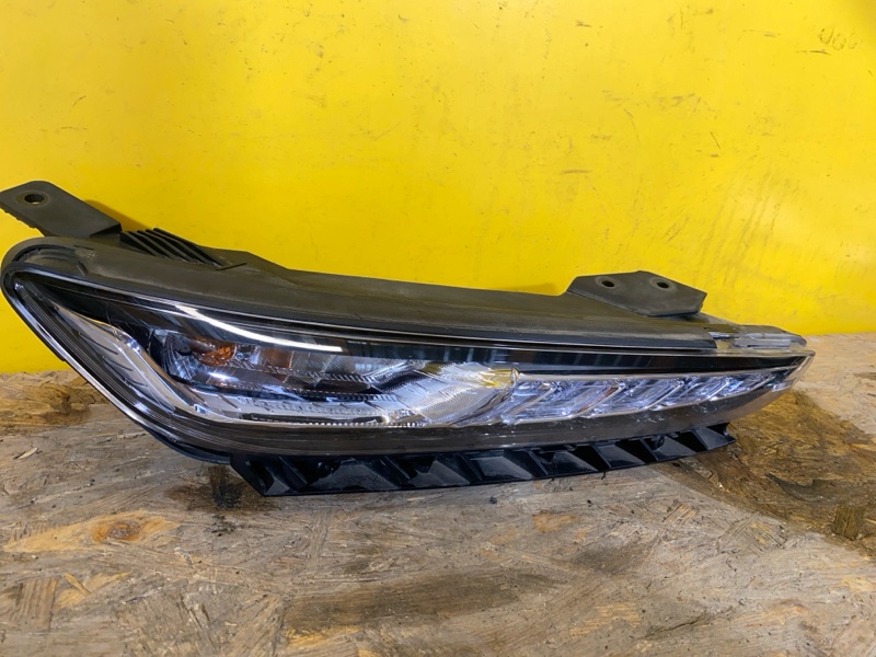 Дневной ходовой огонь правый HYUNDAI KONA OS 17-23