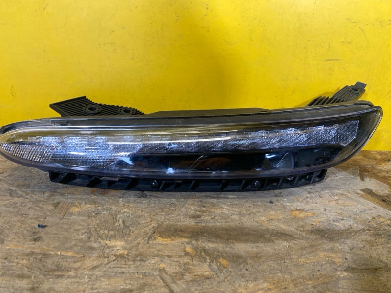Дневной ходовой огонь левый HYUNDAI KONA OS 17-23 92207-J9500 Б/У