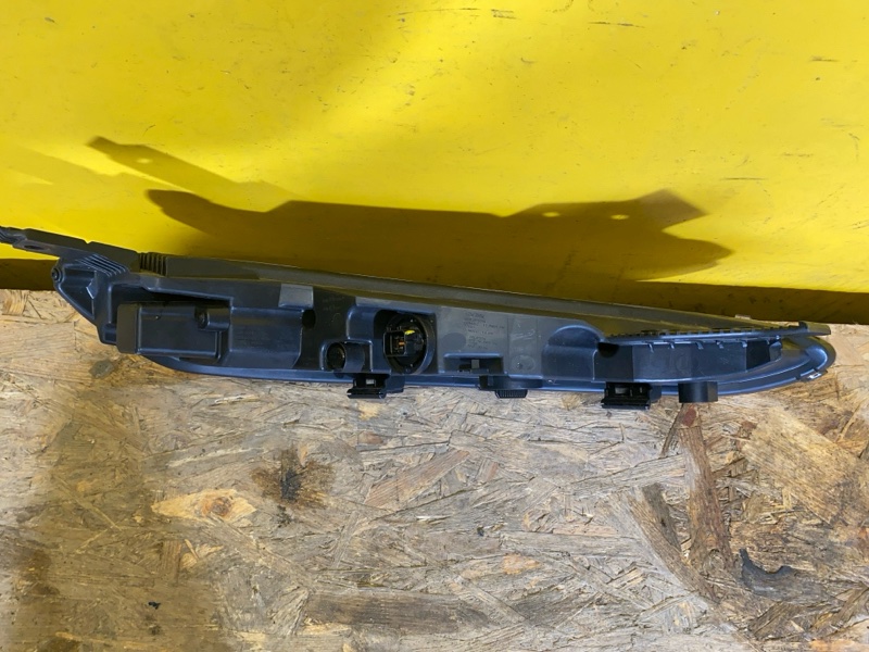 Дневной ходовой огонь левый KONA OS 17-23