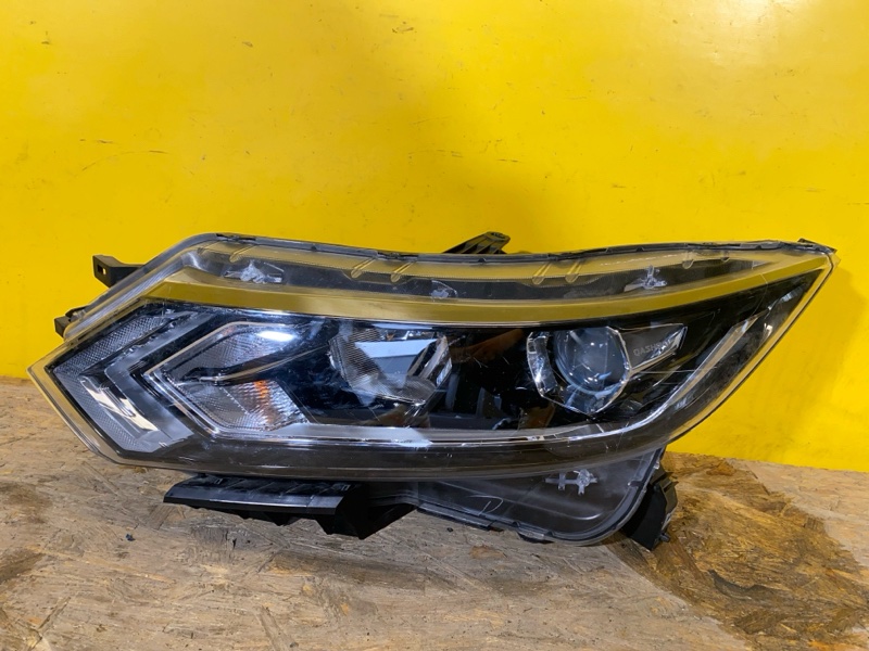 Фара левая NISSAN QASHQAI/ROGUE SPORT 14- 26060-6MR0A Б/У