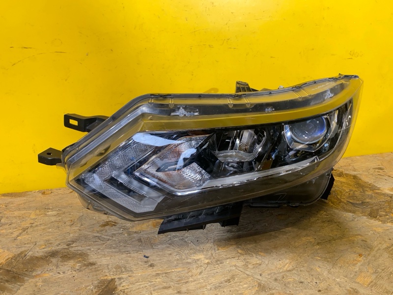 Фара левая NISSAN QASHQAI/ROGUE SPORT 14-