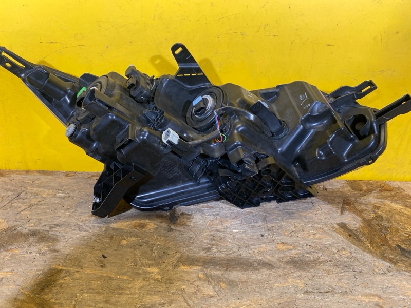 Фара левая QASHQAI/ROGUE SPORT 14-