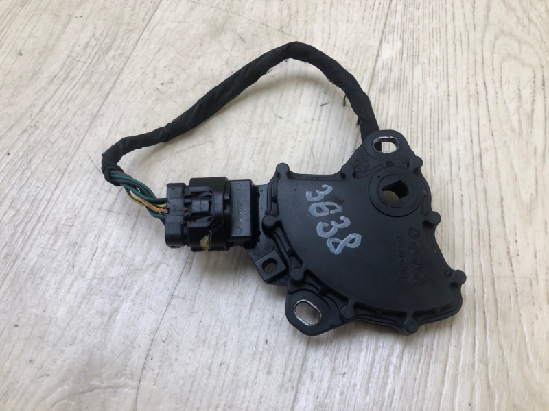 Запчасть датчик положения селектора акпп JEEP COMPASS 06-16 2012 Внедорожник 2.0 5189839AA Б/У Датчик положения селектора АКПП JEEP COMPASS 06-16 2012 Внедорожник 2.0 5189839AA Б/У