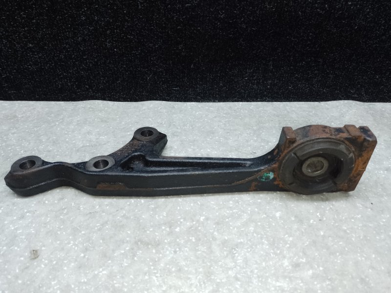 Кронштейн редуктора передний левый LEXUS GX470 02-09 52380-60061 Б/У