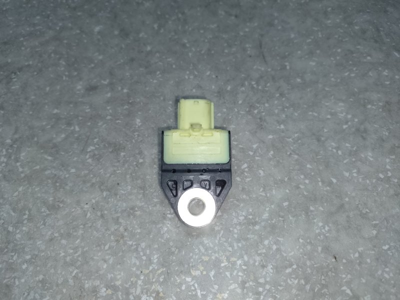 Датчик удара передний левый CAMRY 55 14-17 2016 2.5 2ARFXE