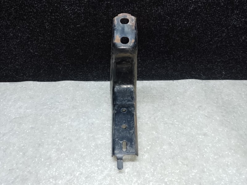 Запчасть кронштейн подножки задний левый TOYOTA LAND CRUISER PRADO 120 02-09 51797-60080 Б/У Кронштейн подножки задний левый TOYOTA LAND CRUISER PRADO 120 02-09 51797-60080 Б/У