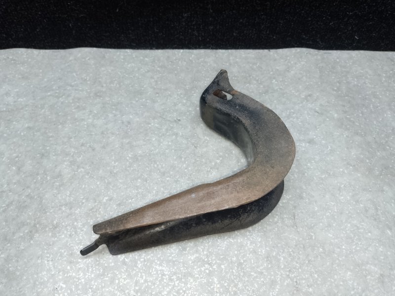 Кронштейн подножки задний левый LAND CRUISER PRADO 120 02-09 Кронштейн подножки задний левый LAND CRUISER PRADO 120 02-09