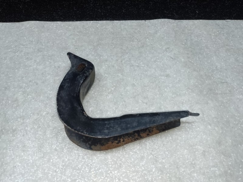 Кронштейн подножки задний левый TOYOTA LAND CRUISER PRADO 120 02-09 Кронштейн подножки задний левый TOYOTA LAND CRUISER PRADO 120 02-09