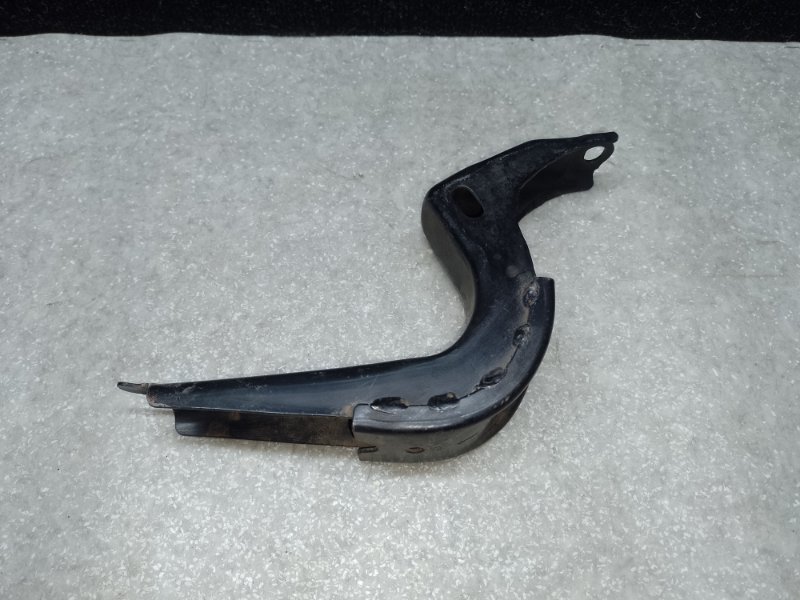 Кронштейн подножки передний левый TOYOTA LAND CRUISER PRADO 120 02-09 Кронштейн подножки передний левый TOYOTA LAND CRUISER PRADO 120 02-09