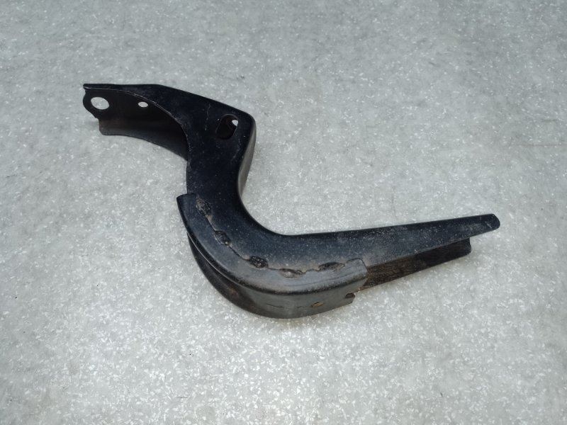 Кронштейн подножки передний левый LAND CRUISER PRADO 120 02-09 Кронштейн подножки передний левый LAND CRUISER PRADO 120 02-09