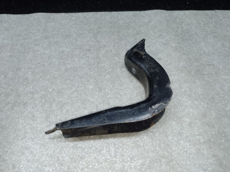 Кронштейн подножки левый LAND CRUISER PRADO 120 02-09 Кронштейн подножки левый LAND CRUISER PRADO 120 02-09