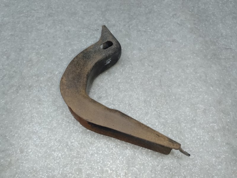 Кронштейн подножки левый TOYOTA LAND CRUISER PRADO 120 02-09 Кронштейн подножки левый TOYOTA LAND CRUISER PRADO 120 02-09