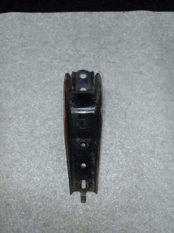 Кронштейн подножки левый LAND CRUISER PRADO 120 02-09 Кронштейн подножки левый LAND CRUISER PRADO 120 02-09