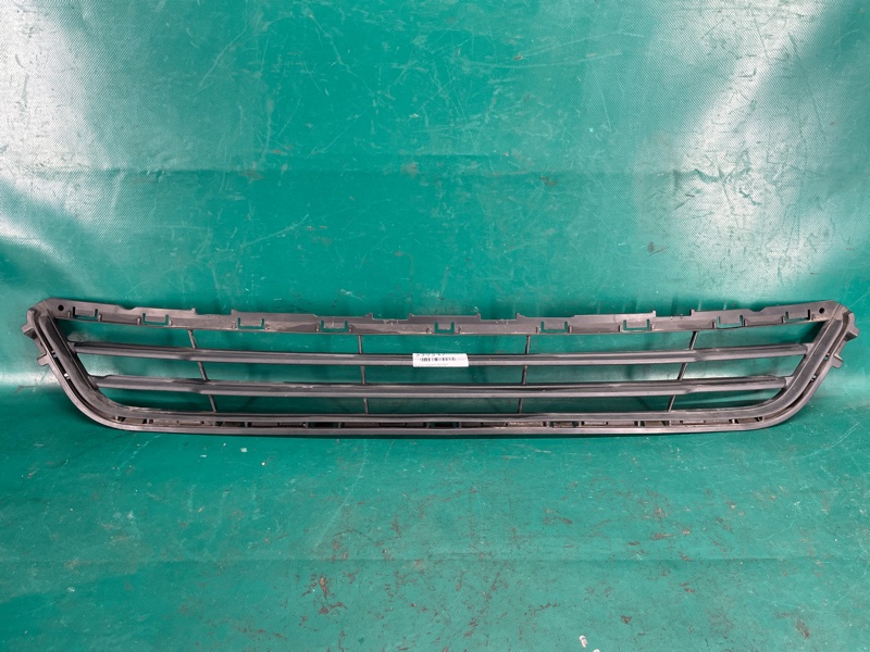 Решетка переднего бампера FORD FUSION 14- 2016 C15HDTX DS7Z-17K945-AB Б/У