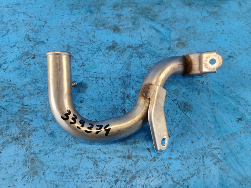 Запчасть патрубок системы охлаждения LEXUS CT200 11-17 2012 1.8 2ZRFXE 1657737020 Б/У Патрубок системы охлаждения LEXUS CT200 11-17 2012 1.8 2ZRFXE 1657737020 Б/У