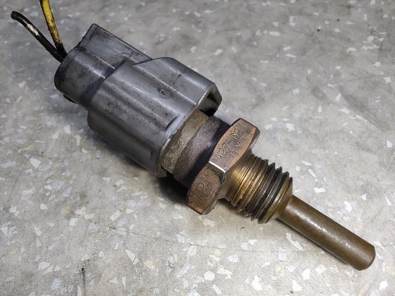 Датчик температуры охлаждающей жидкости NISSAN TEANA J32 08-14 VQ25 22630-ED000 Б/У