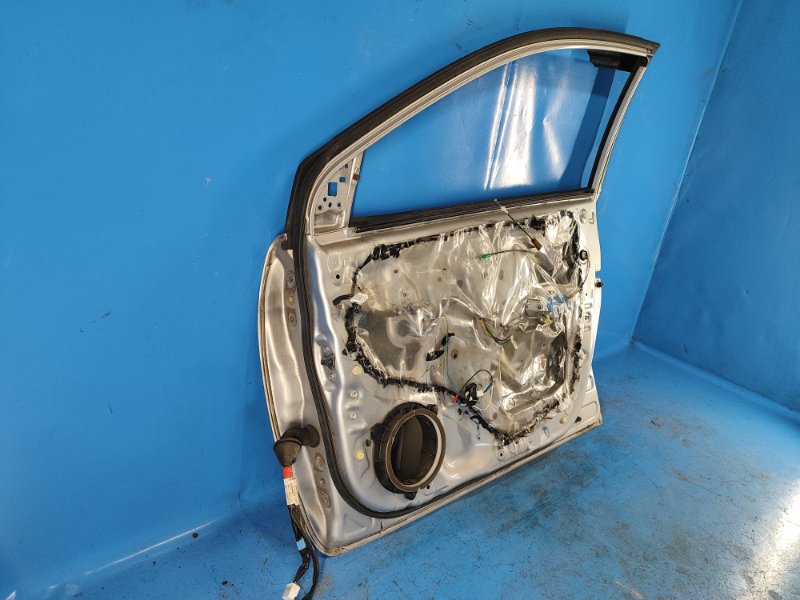 Дверь передняя правая COROLLA 150 06-13