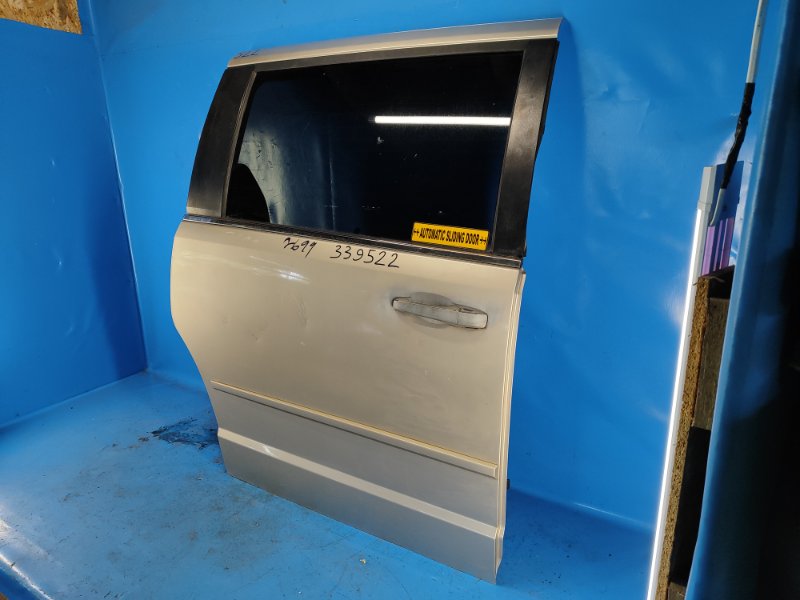 Дверь задняя правая DODGE GRAND CARAVAN 08- 3.6 ERB