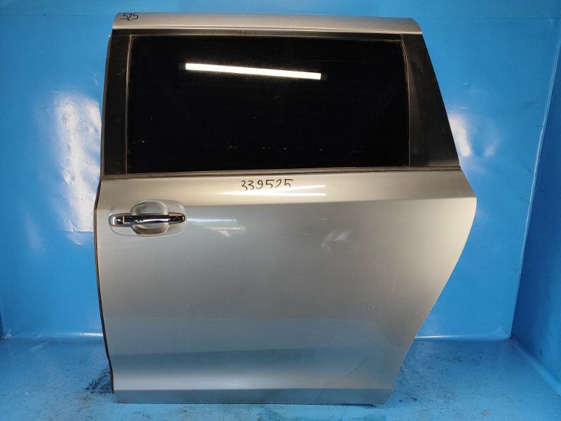 Запчасть дверь задняя левая TOYOTA SIENNA 11-16 2015 3.5 2GR-FE 6700408130 Б/У Дверь задняя левая TOYOTA SIENNA 11-16 2015 3.5 2GR-FE 6700408130 Б/У