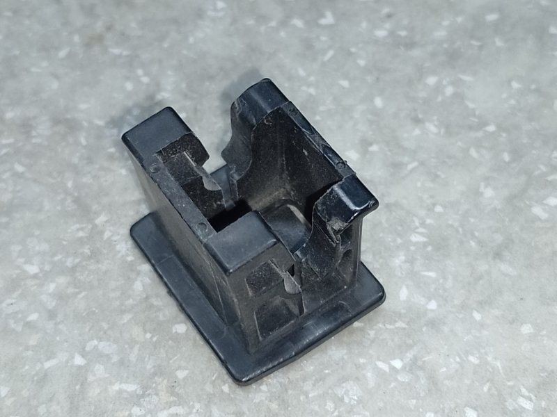 Кронштейн крепления фары HYUNDAI ELANTRA MD 10-15 1.8 G4NB