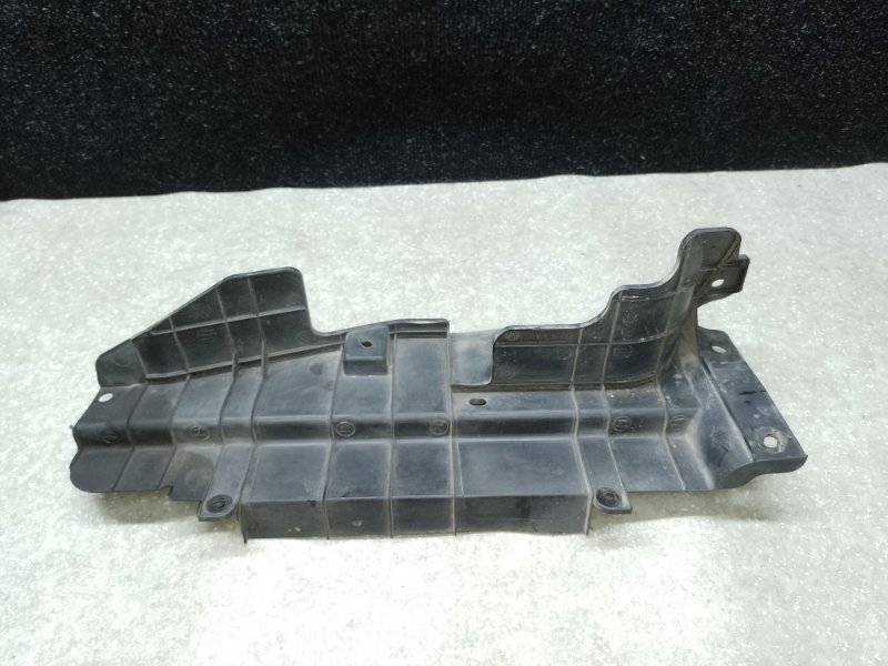 Дефлектор радиатора правый HYUNDAI ELANTRA MD 10-15 1.8 G4NB