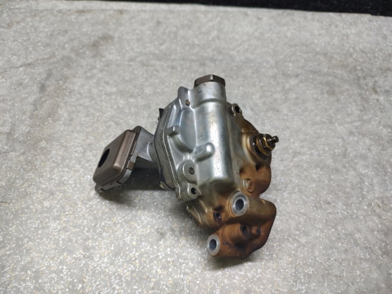 Запчасть масляный насос TOYOTA CAMRY 40 06-11 2.4 2AZ-FE 15100-28020 Б/У Масляный насос TOYOTA CAMRY 40 06-11 2.4 2AZ-FE 15100-28020 Б/У