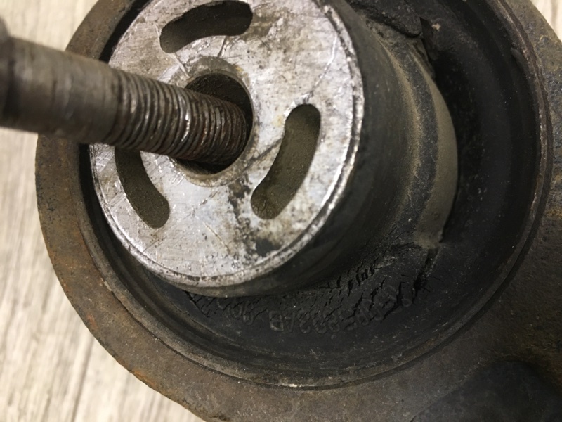 Рычаг передней подвески нижний передний правый JOURNEY 08-20 2010 3.5 EGF