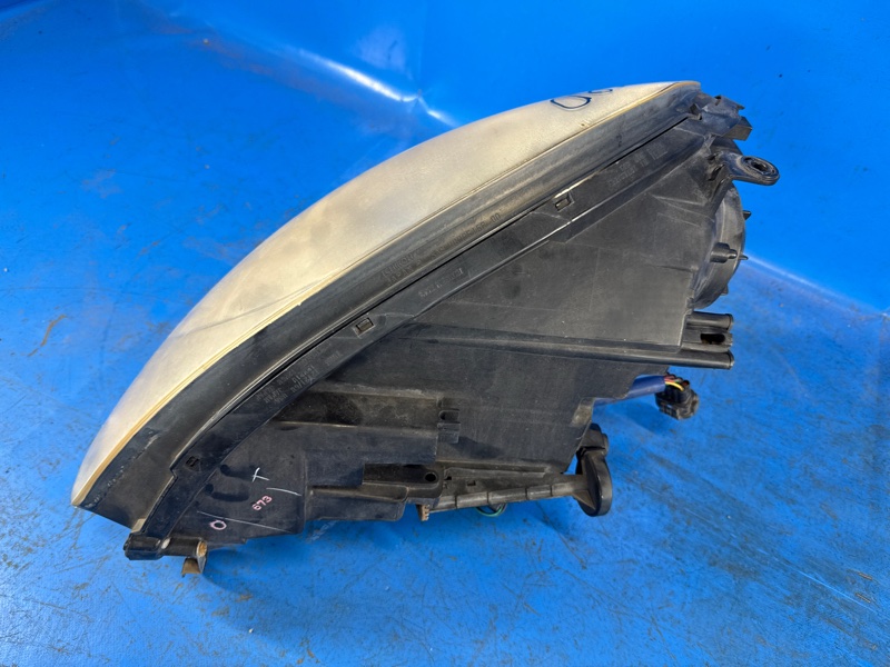 Фара правая G35 03-07 Фара правая G35 03-07