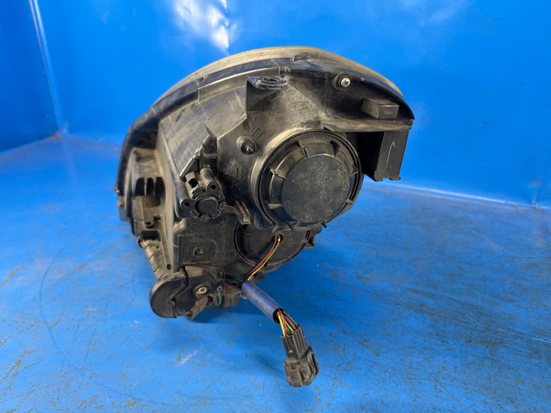 Фара правая INFINITI G35 03-07 Фара правая INFINITI G35 03-07