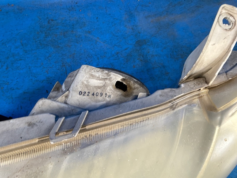 Фара левая TOYOTA CAMRY 40 06-11 2.4 2AZFXE