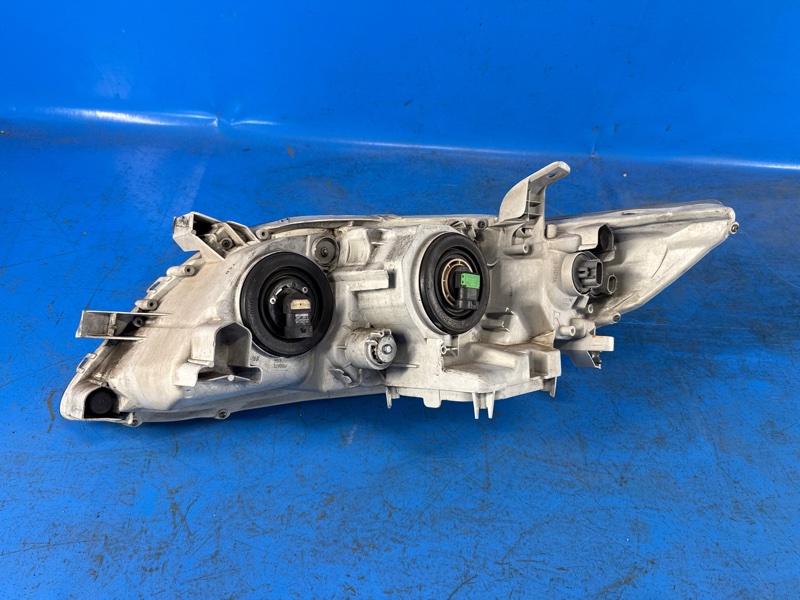 Фара правая TOYOTA CAMRY 40 06-11 2.4 2AZFXE