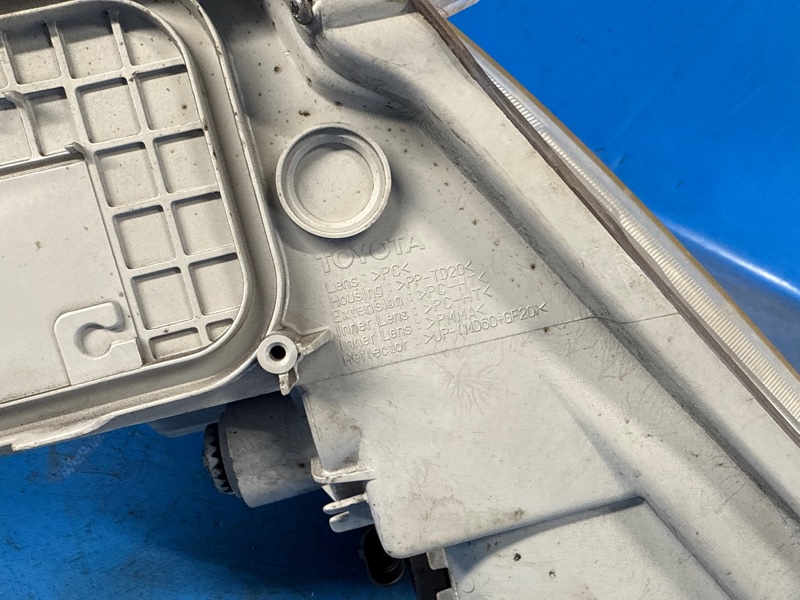 Фара правая CAMRY 40 06-11 2007 2.4 2AZFXE