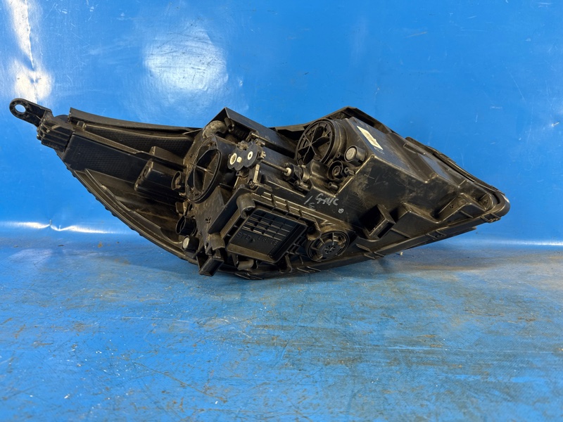 Фара левая SORENTO UM 14- 2015 2.4 G4KJ