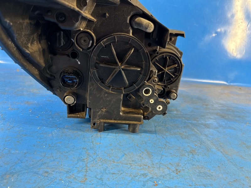 Фара левая SORENTO UM 14- 2015 2.4 G4KJ